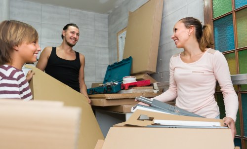 Man and van service helping with a Surrey Quays flat move